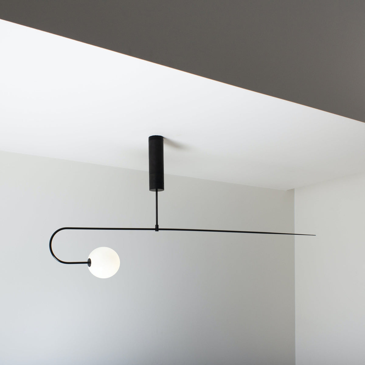 Viraiseon Chandelier Mobile Black Minimalist