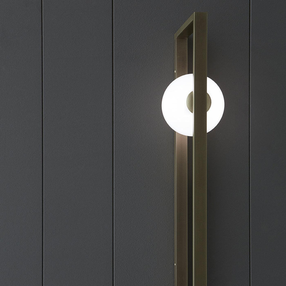 Etalarae Modern Minimalist Glass Sconce Wall lamp