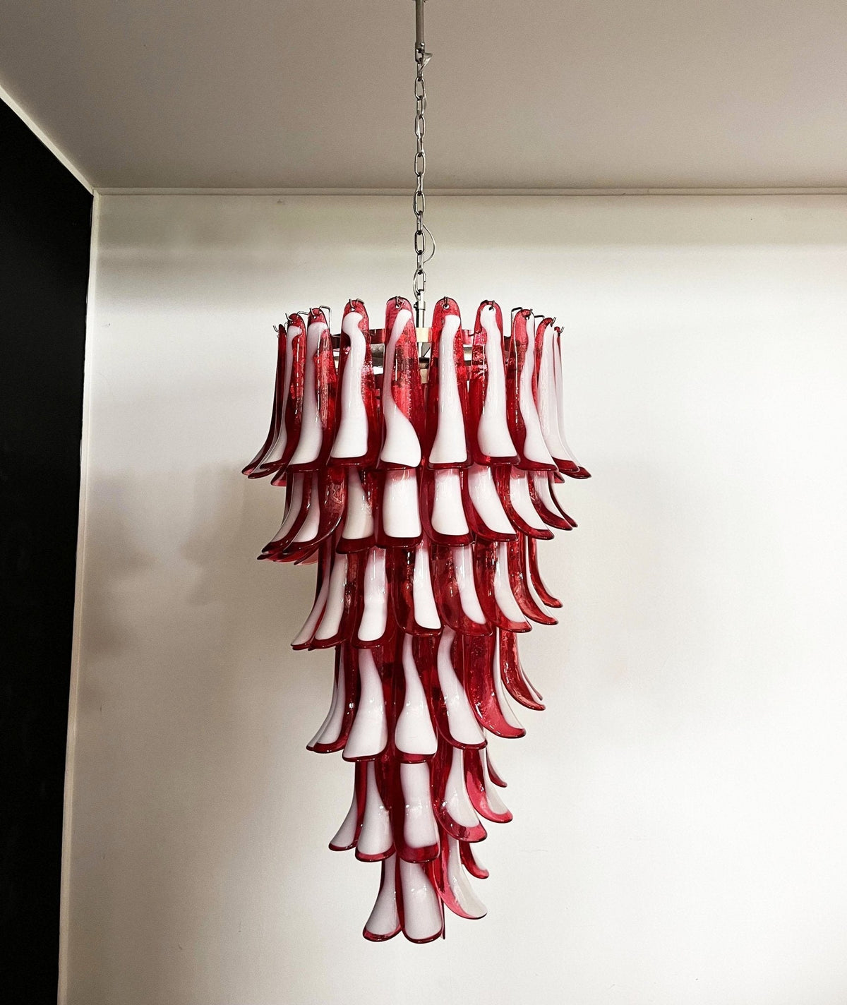 Viraisira Chandelier Red White Murano Spiral Petals