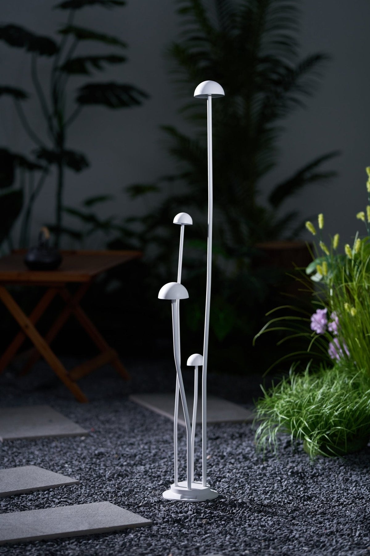 Nolv Outdoor Lamp