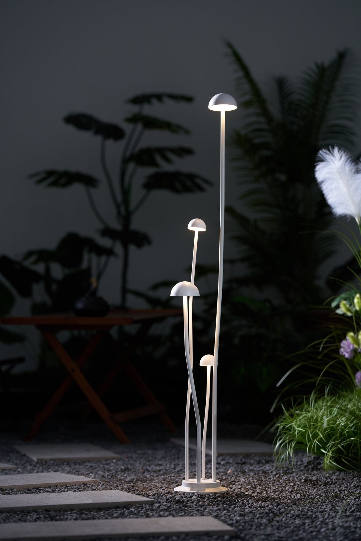 Nolv Outdoor Lamp