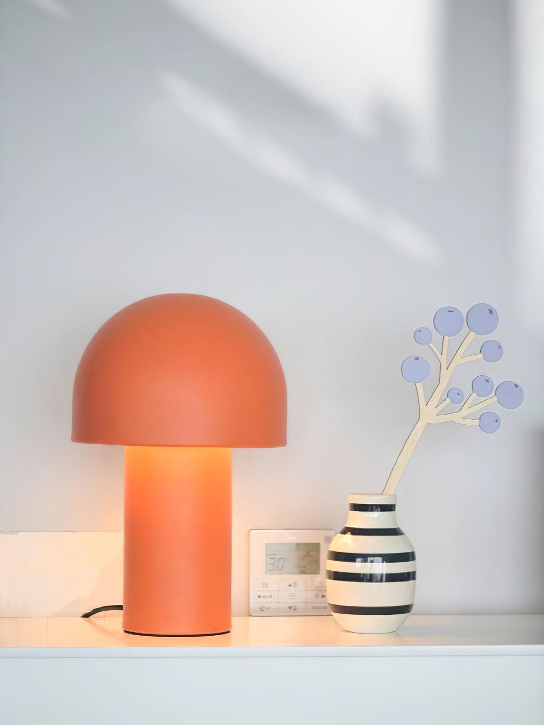 Urathen Retro Table Lamp