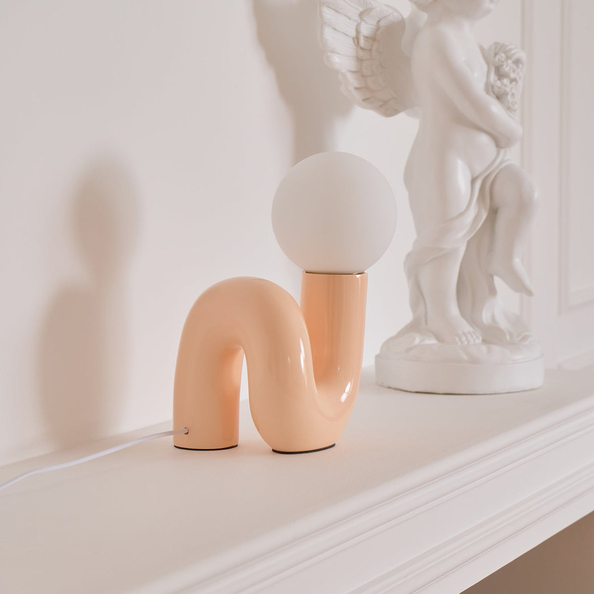 Soreeon Lamp Playful N Shape All White