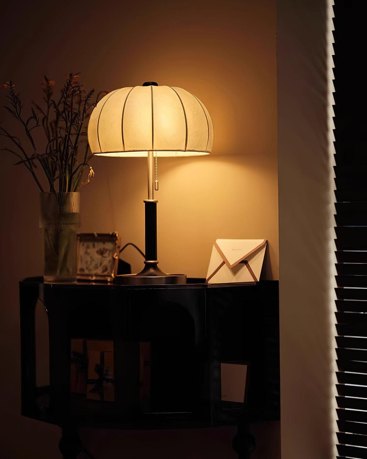 Nalemu Wood Fabric Retro Table Lamp