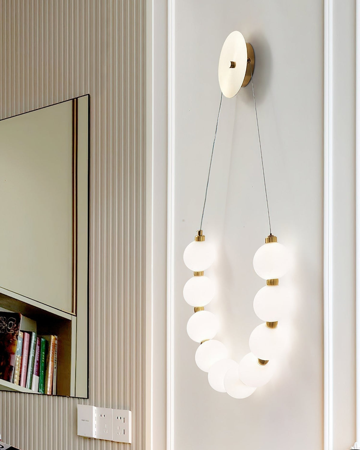 Ilirel Art Necklace Loop Brass Wall Lamp
