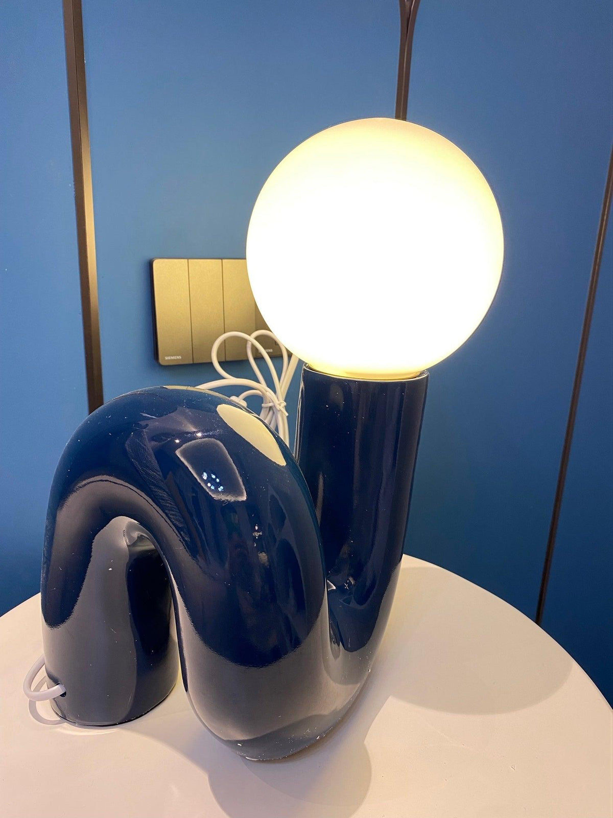 Soreeon Lamp Playful N Shape All White