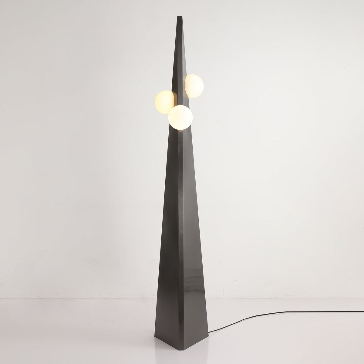 Lymarora Sculptural Floor Lamp