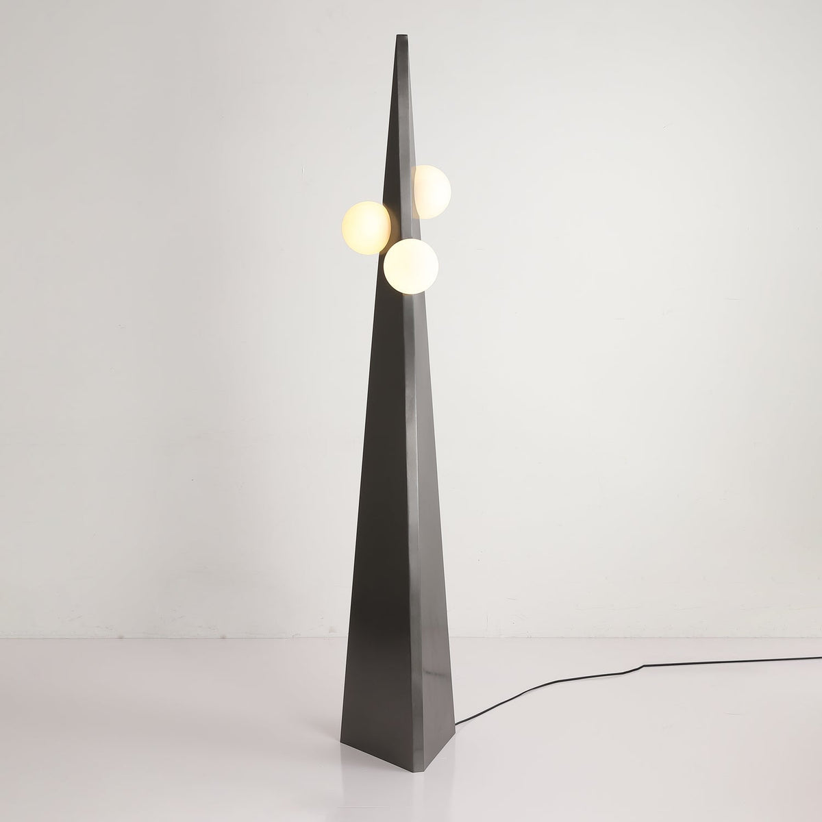 Lymarora Sculptural Floor Lamp