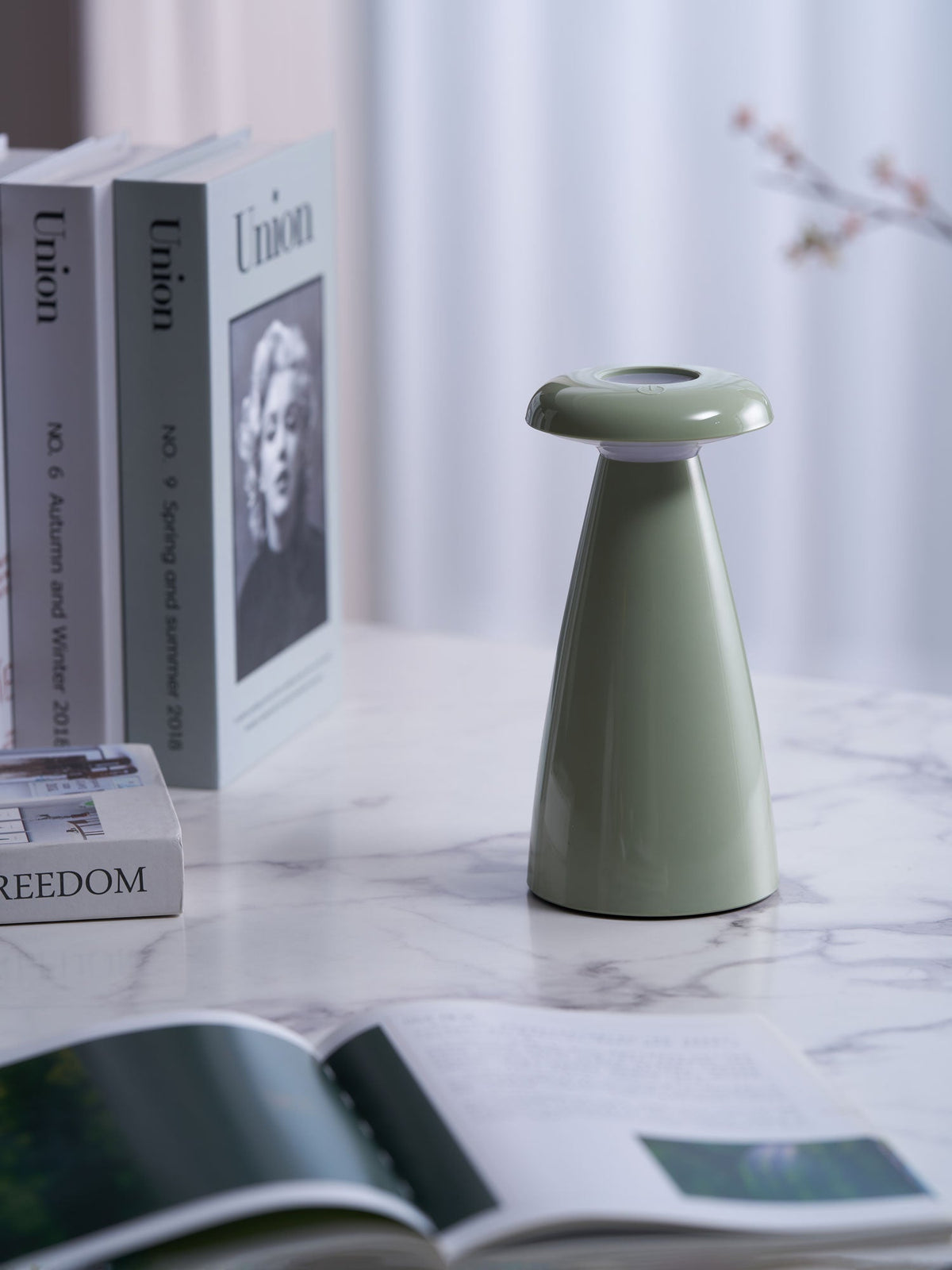 Mushroove Ceramic Minimalist Table Lamp