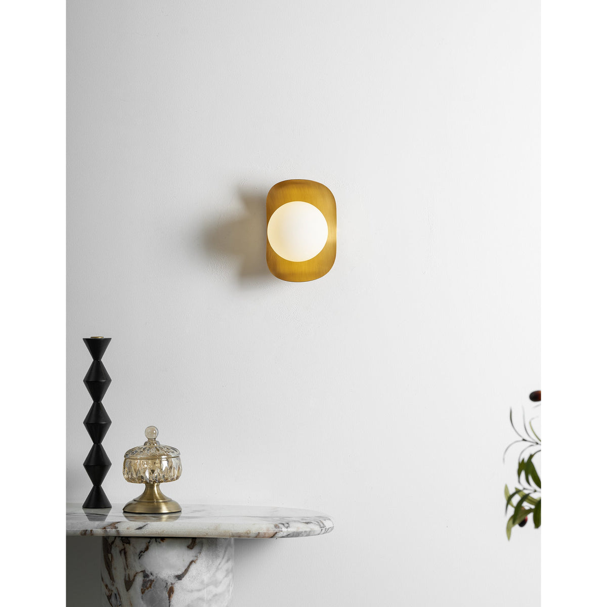Nozen Brass Indoor Wall Light