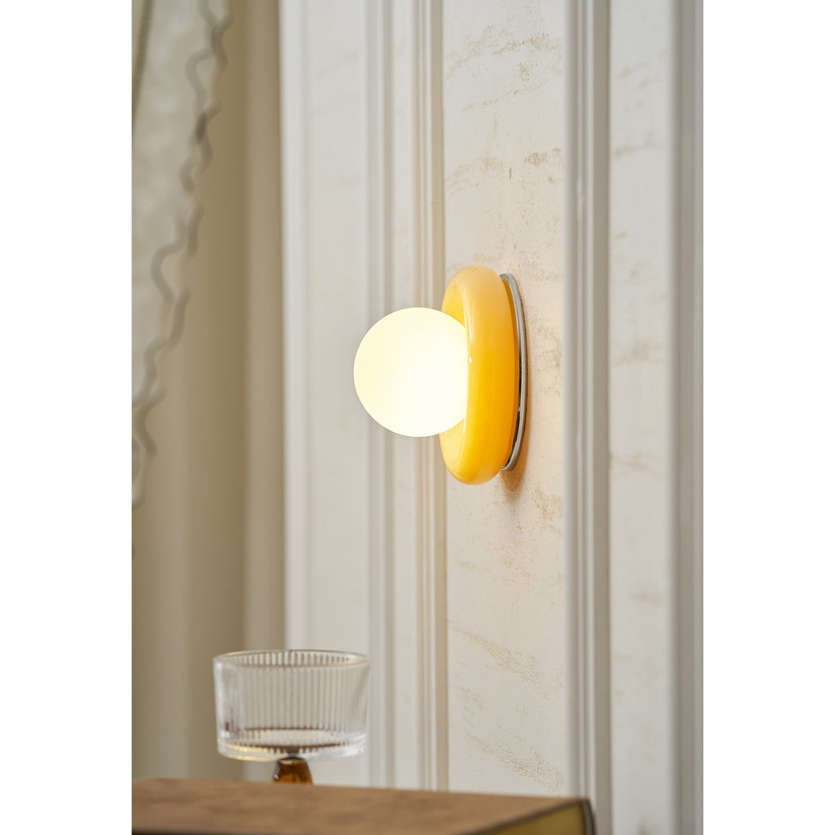Pilen Onyx Indoor Wall Light