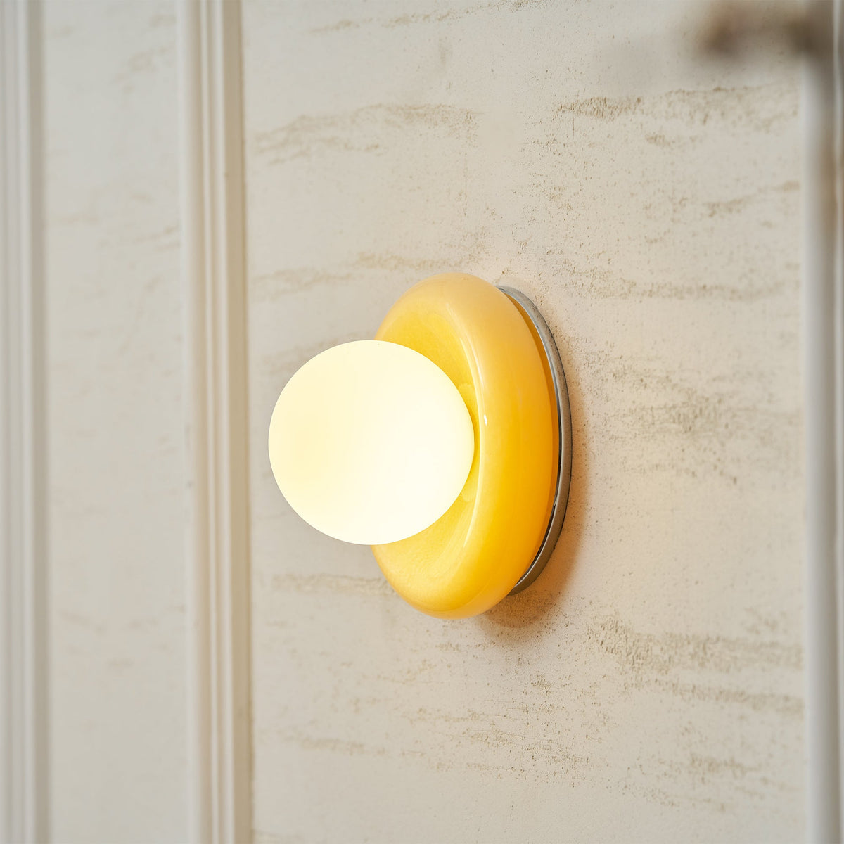 Pilen Onyx Indoor Wall Light