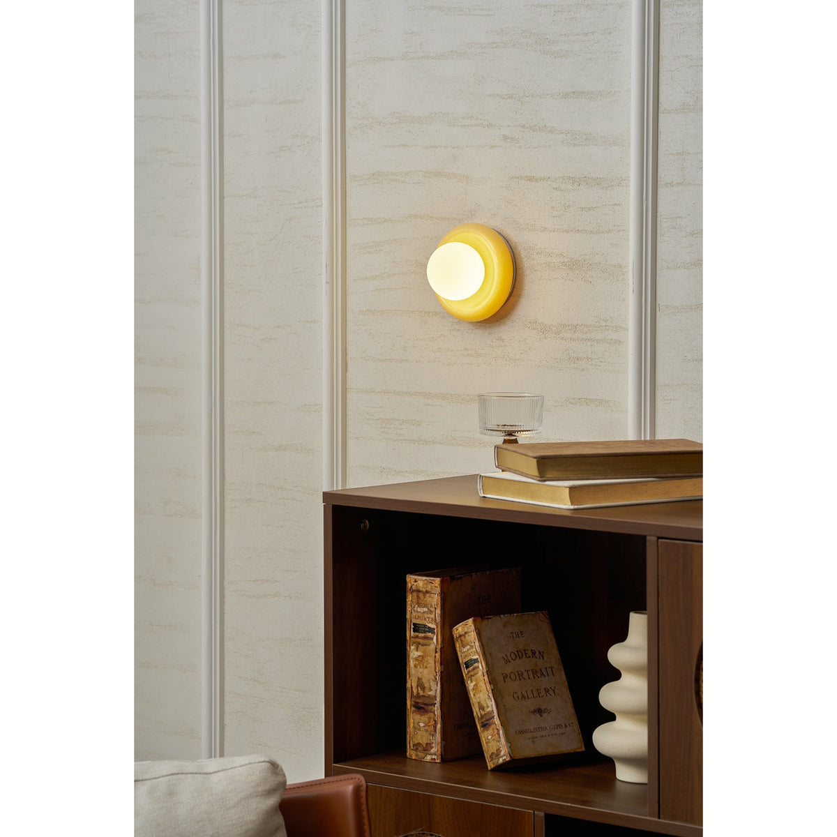 Pilen Onyx Indoor Wall Light