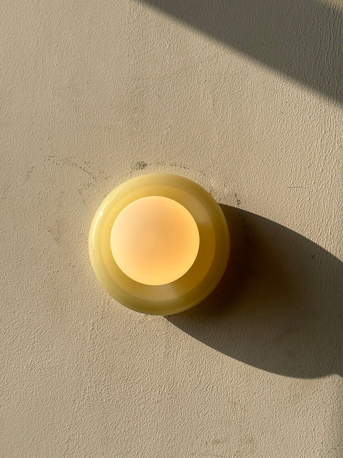 Pilen Onyx Indoor Wall Light