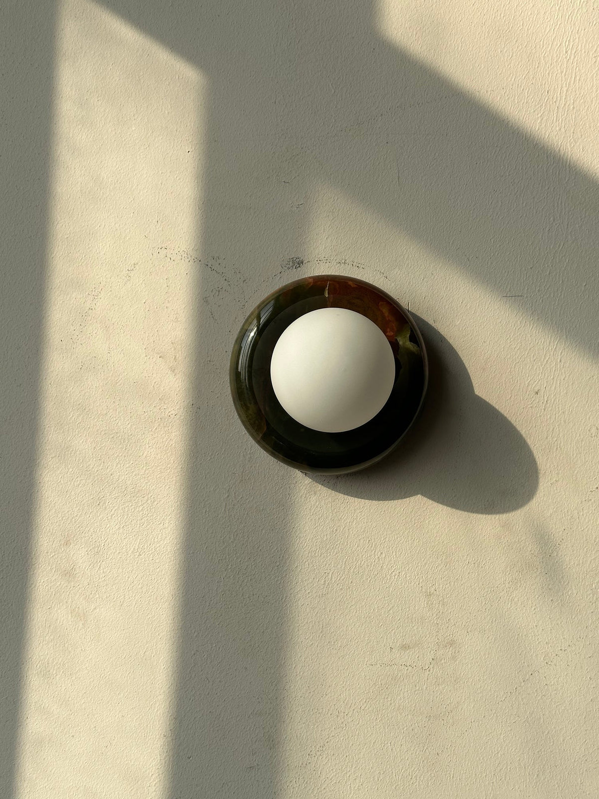 Pilen Onyx Indoor Wall Light