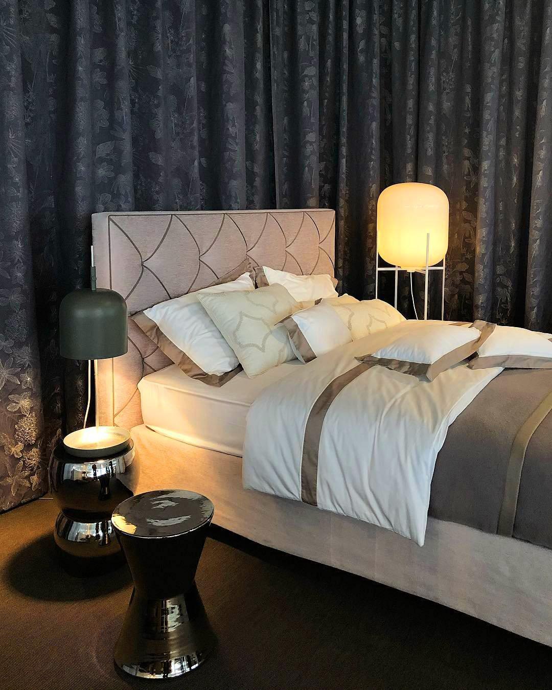 Liorivelia Glass Industrial Floor lamp