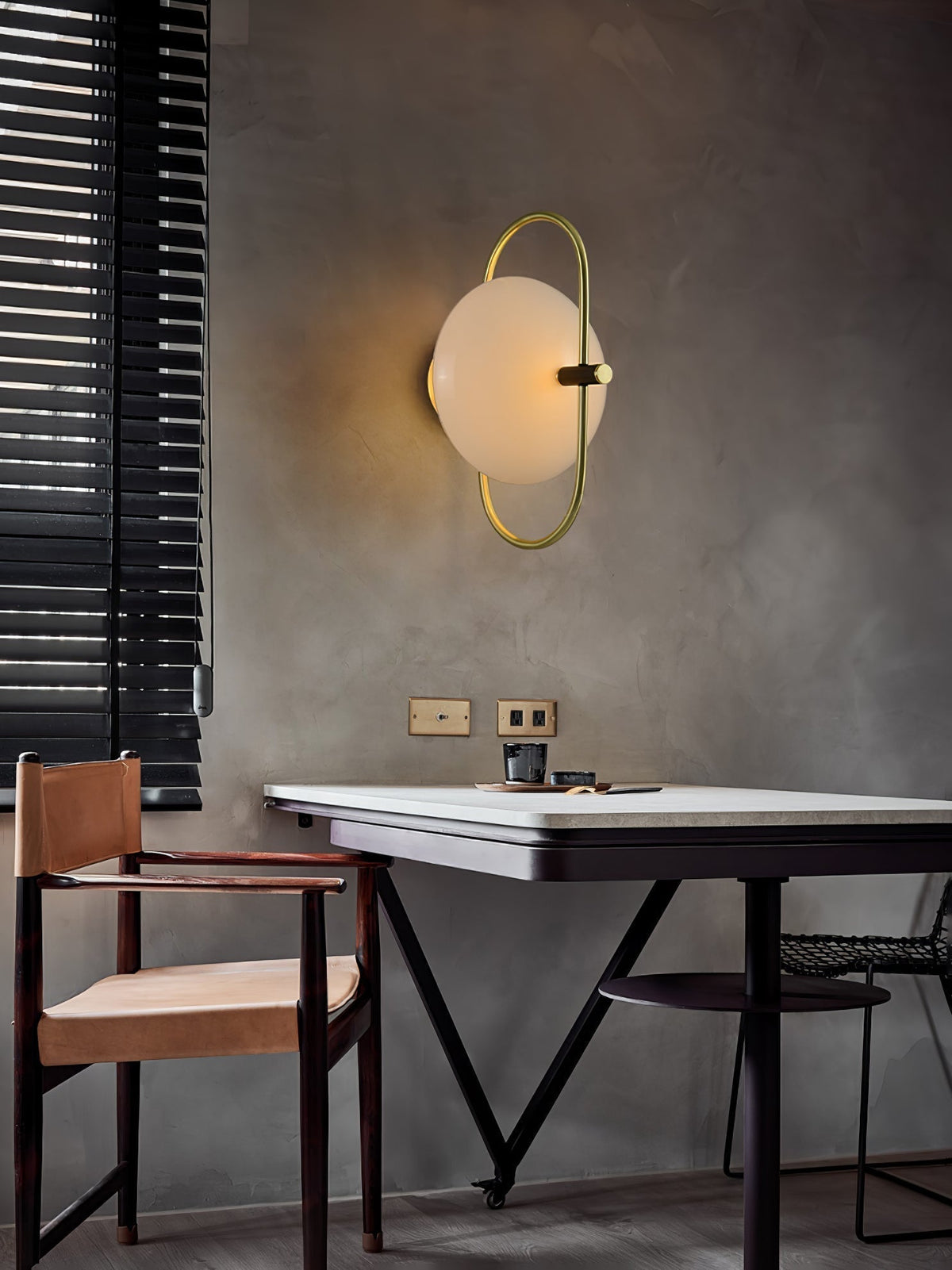 Renerine Minimalist Wall Lamp