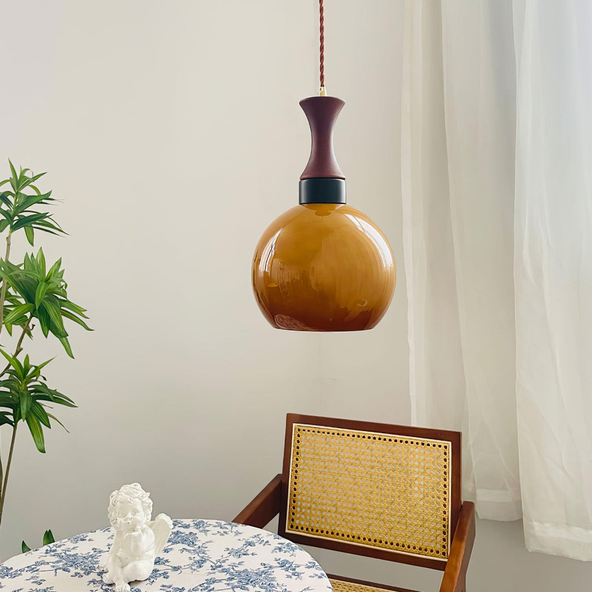 Gyls Modern Minimalist Wood Glass Pendant Lamp