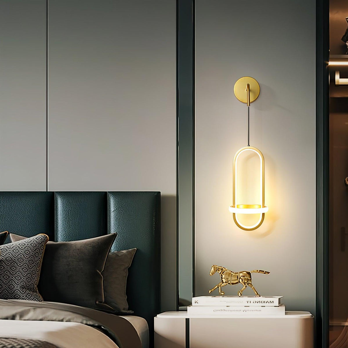Vivianne Modern Minimalist Oval Brass Wall Light