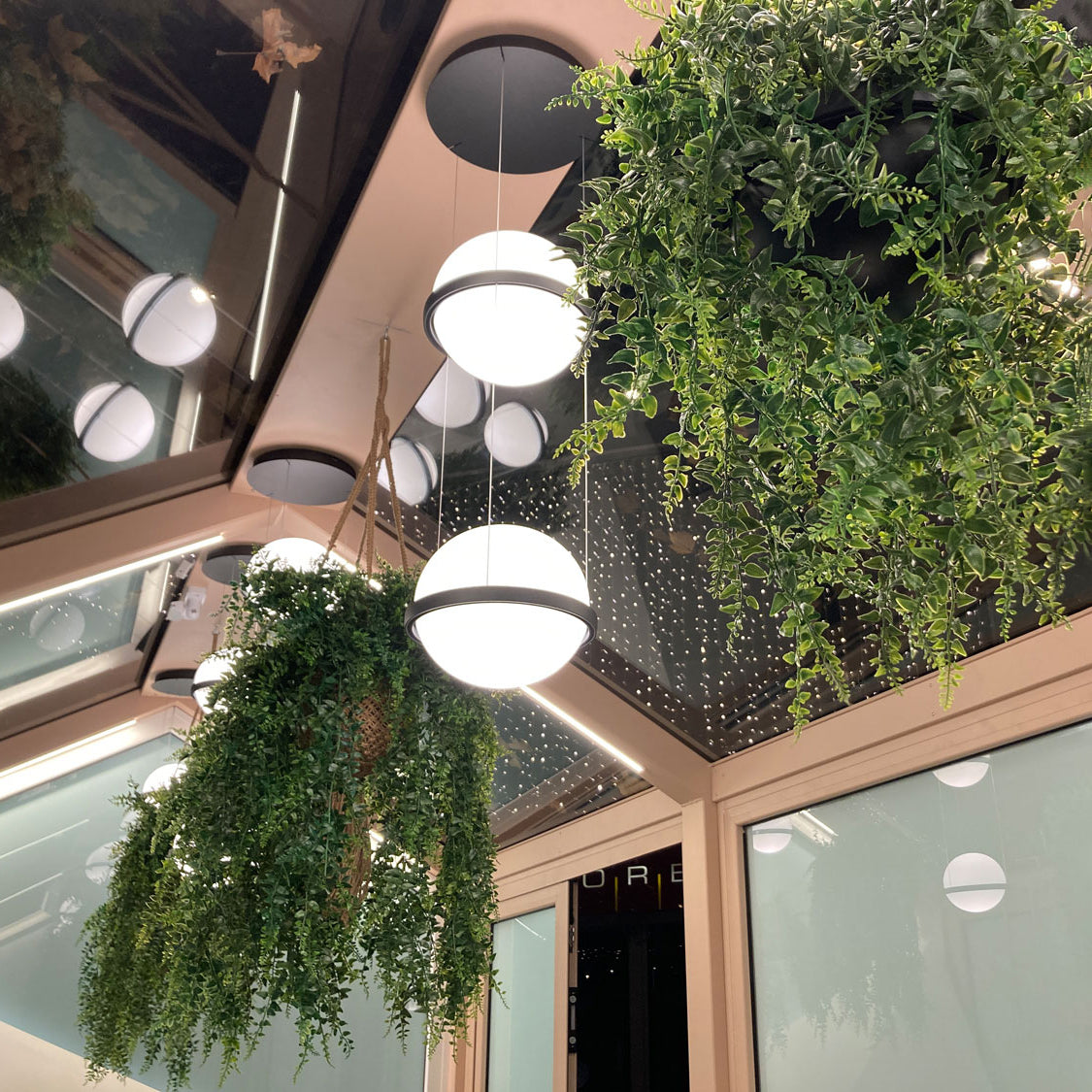 Niroise Acrylic Contemporary Pendant Lamp
