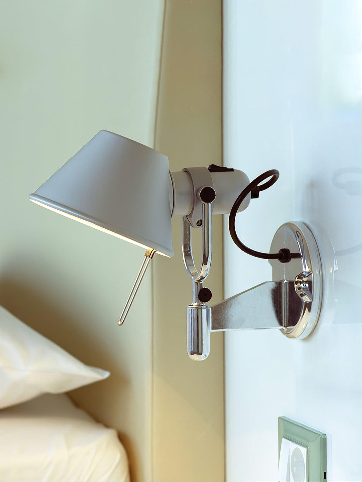 Nyliraris Unique Vintage Industrial Wall Lamp