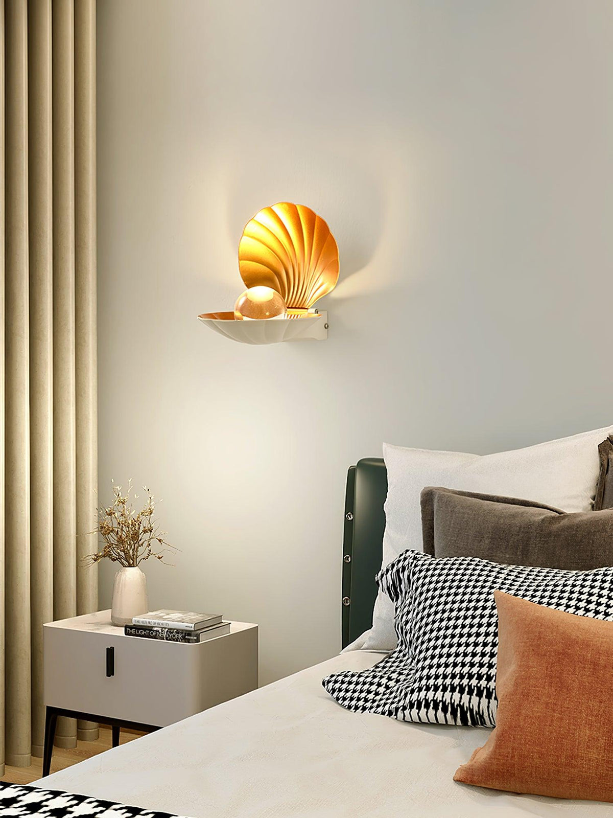Lumieria Wall Lamp Pearl Clam