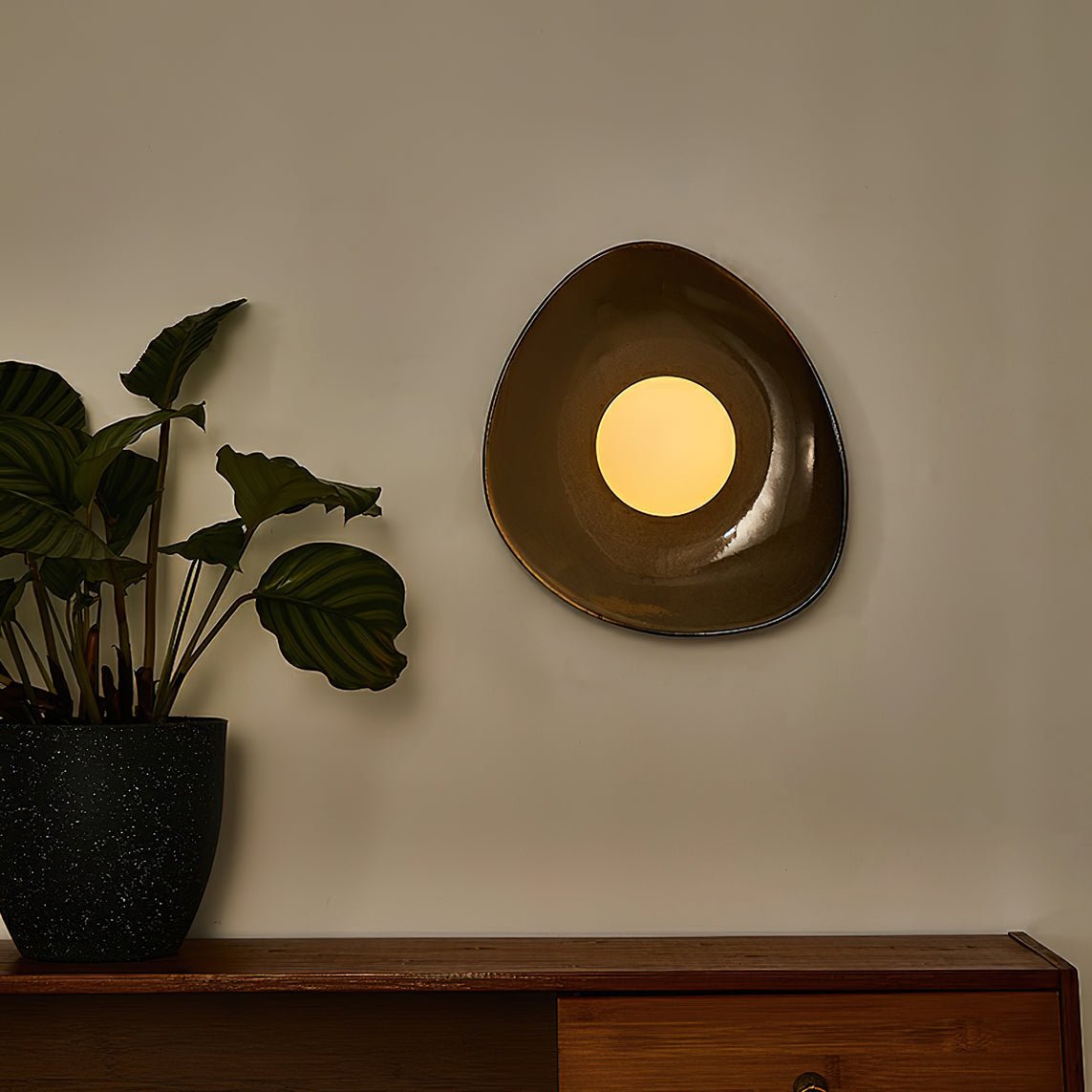 Ertalila Elegance Pebble Disc Ceramics Wall Light