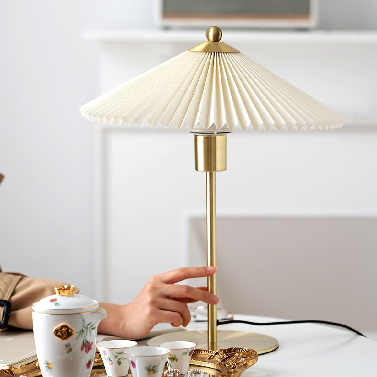 Camirir Pleated Umbrella Table Lamp