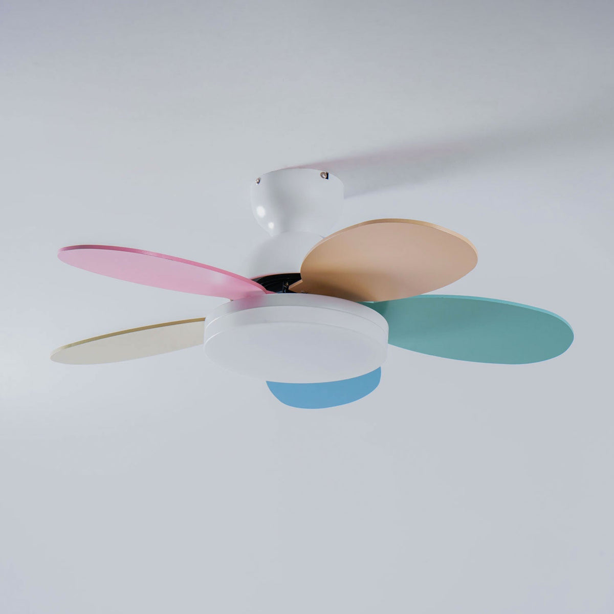 Hoda Wood Ceiling Fan Light