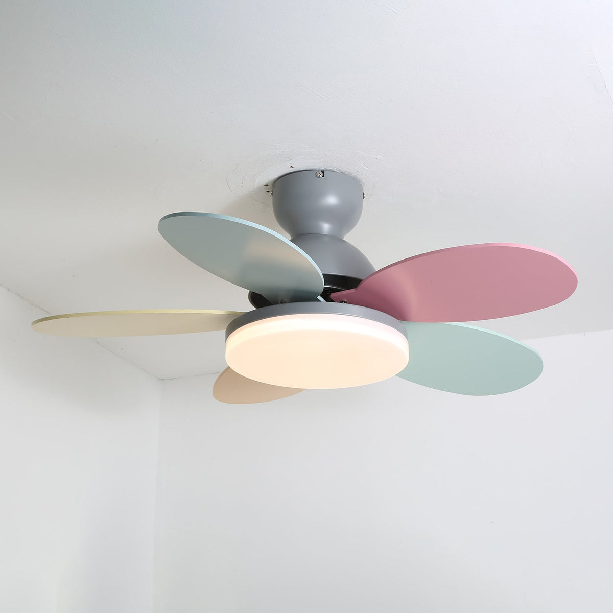 Hoda Wood Ceiling Fan Light