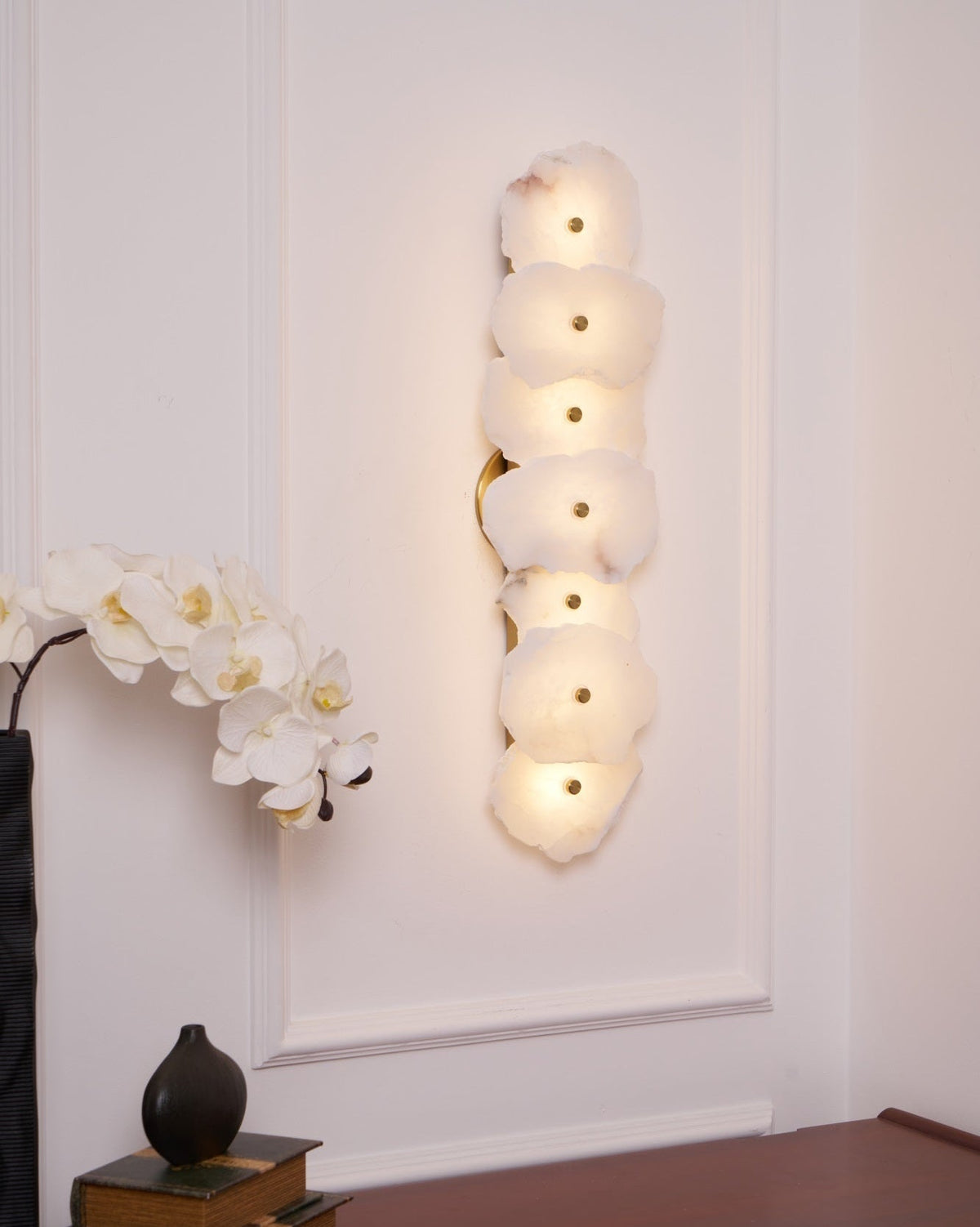 Kokai Alabaster Indoor Wall Light