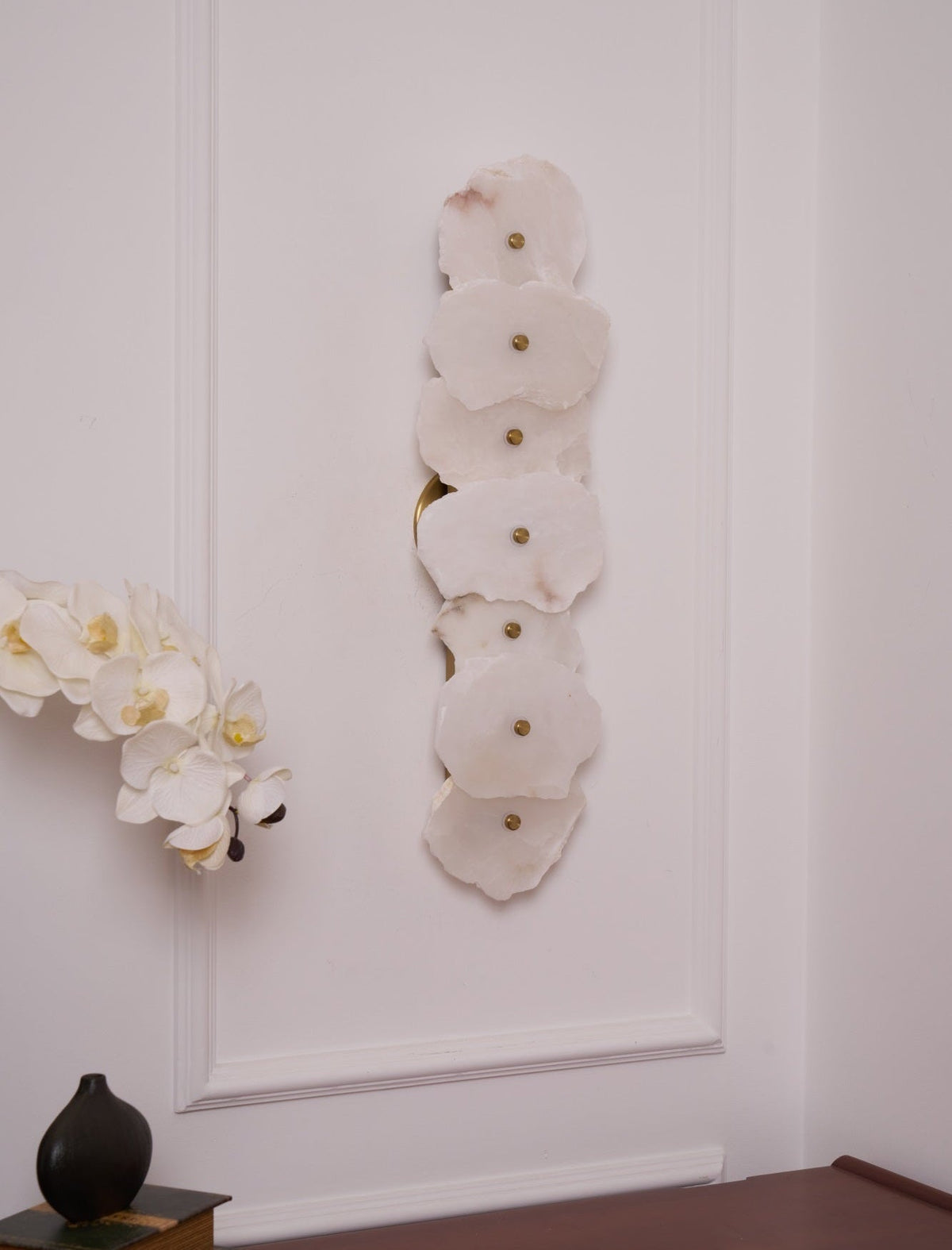 Kokai Alabaster Indoor Wall Light