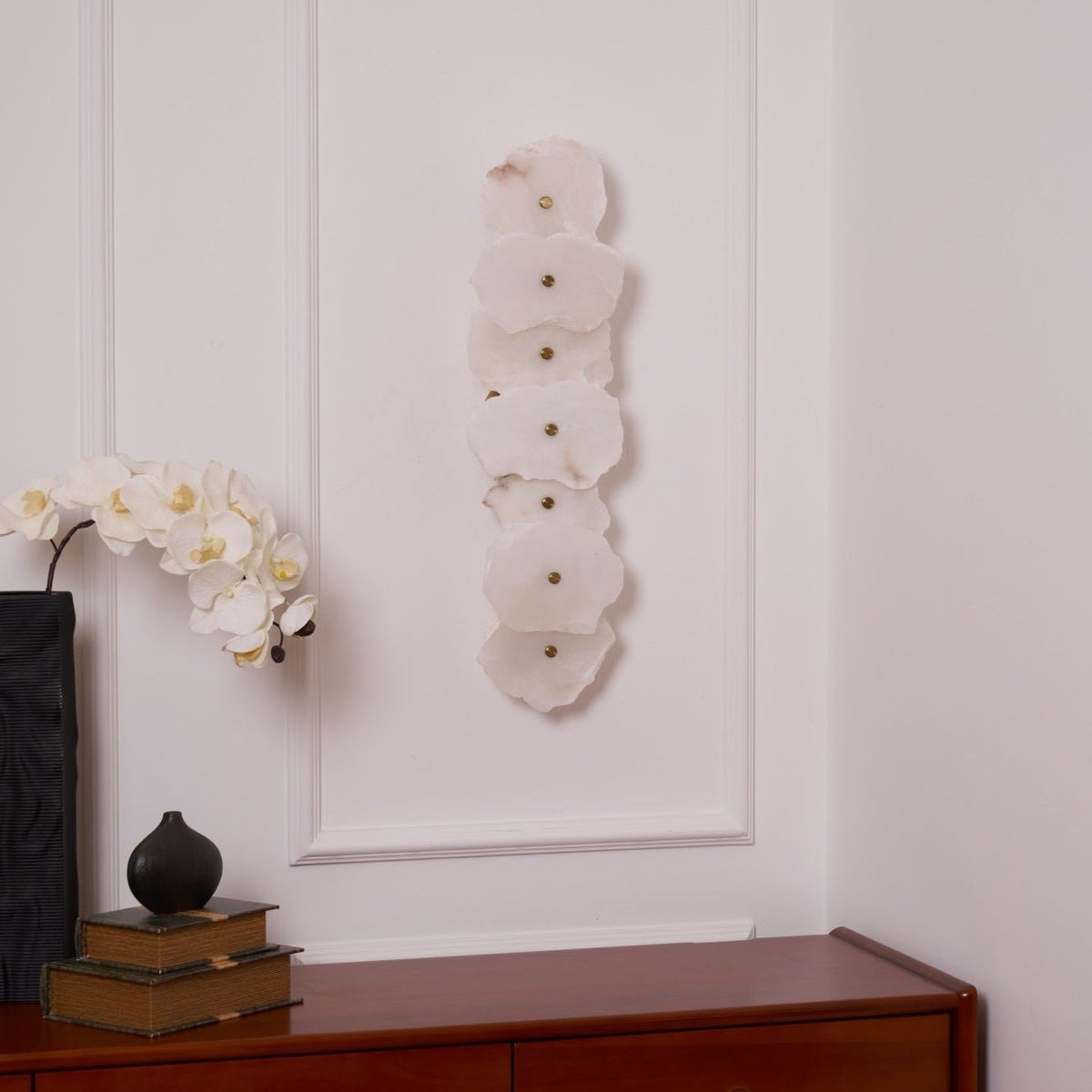 Kokai Alabaster Indoor Wall Light