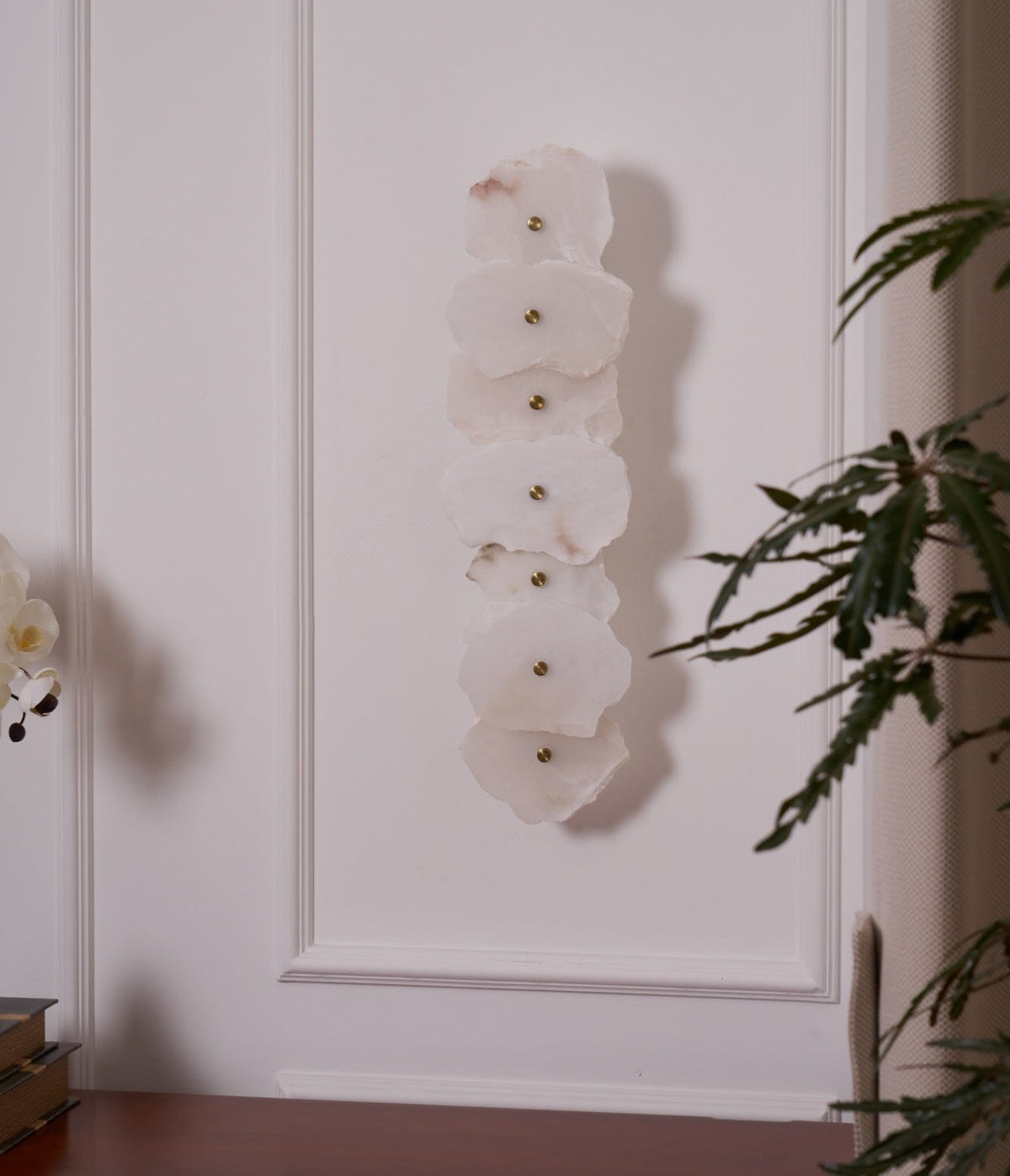 Kokai Alabaster Indoor Wall Light