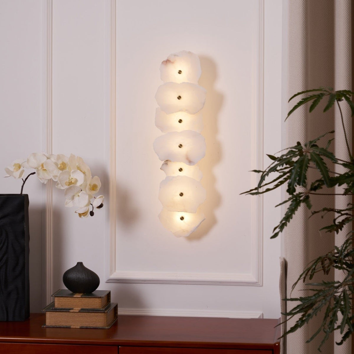 Kokai Alabaster Indoor Wall Light