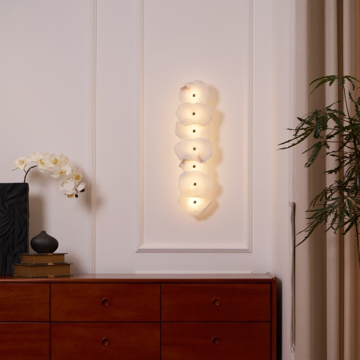 Kokai Alabaster Indoor Wall Light