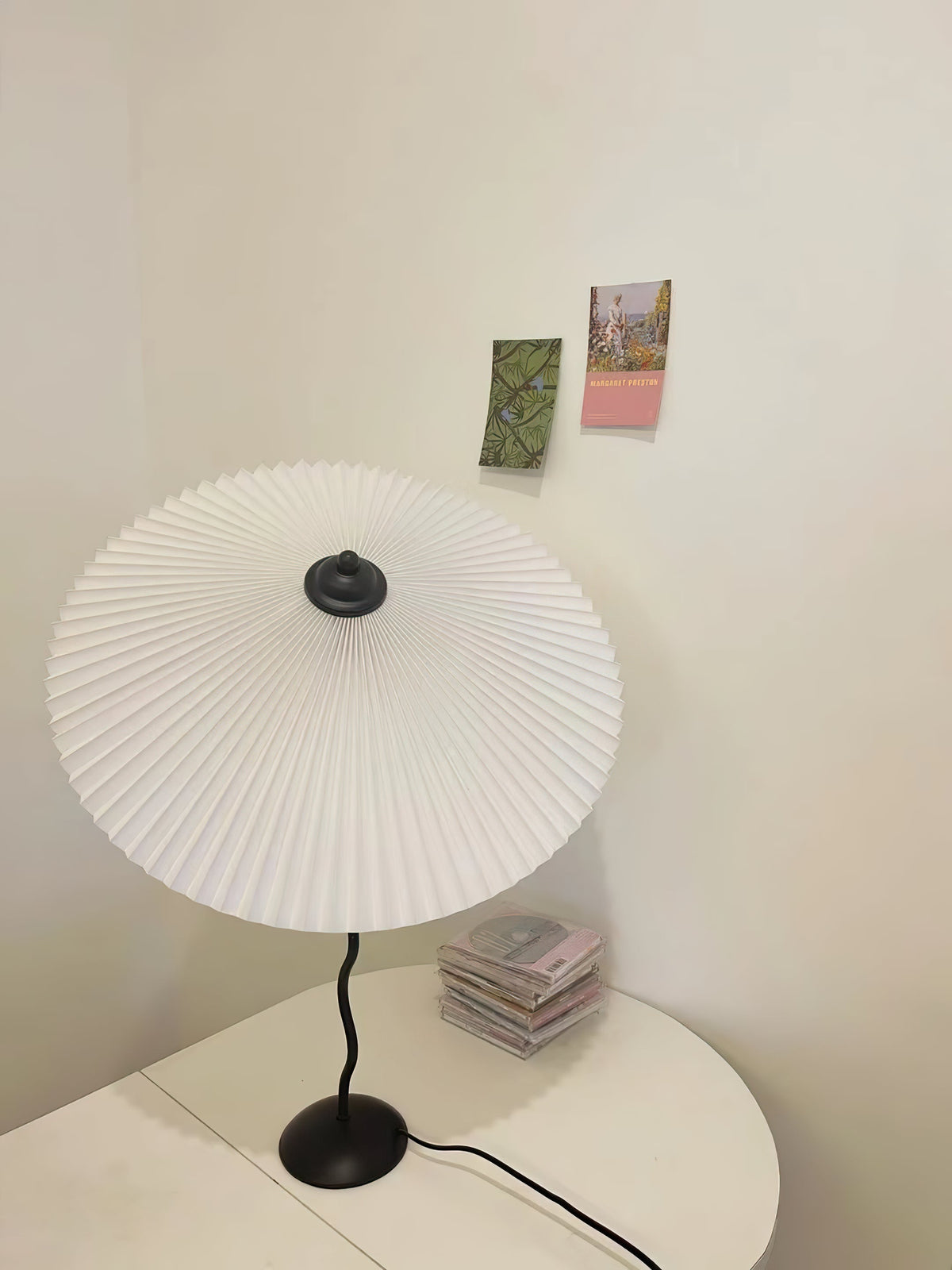 Krenis Fabric Artistic Table Lamp