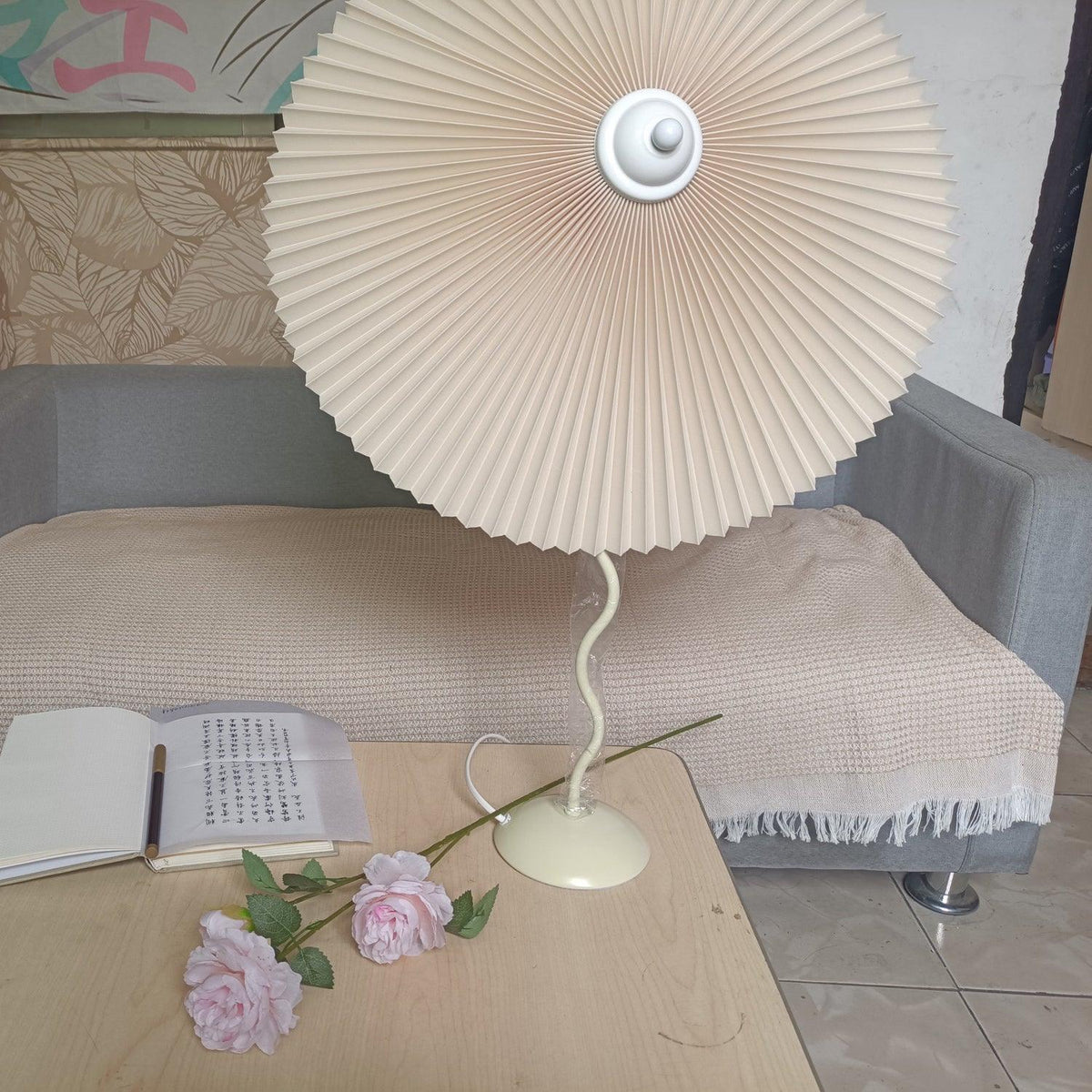Krenis Fabric Artistic Table Lamp