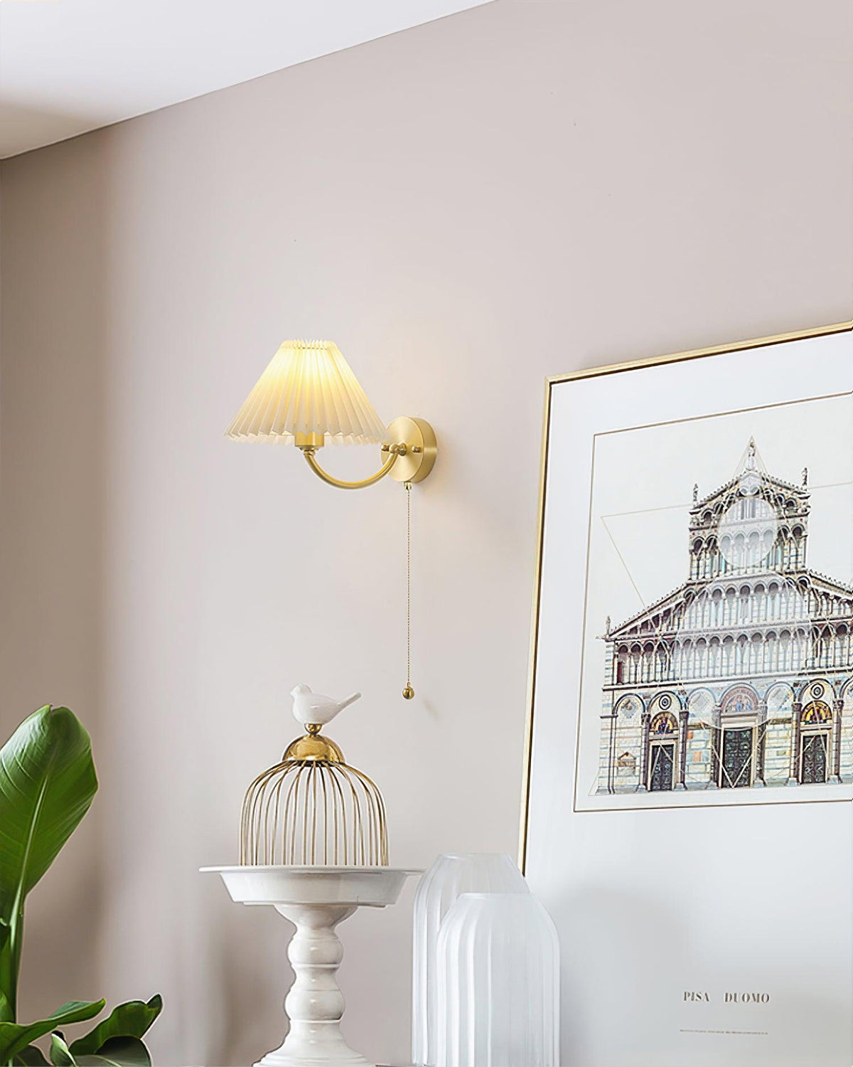 Dovrin Elegance Pleated Brass Fabric Wall Lamp
