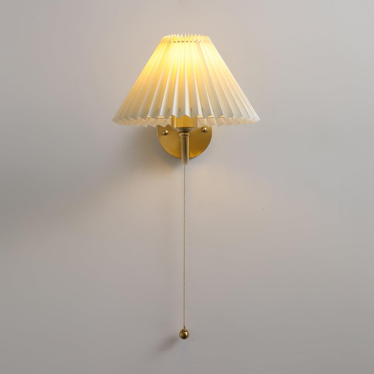 Dovrin Elegance Pleated Brass Fabric Wall Lamp
