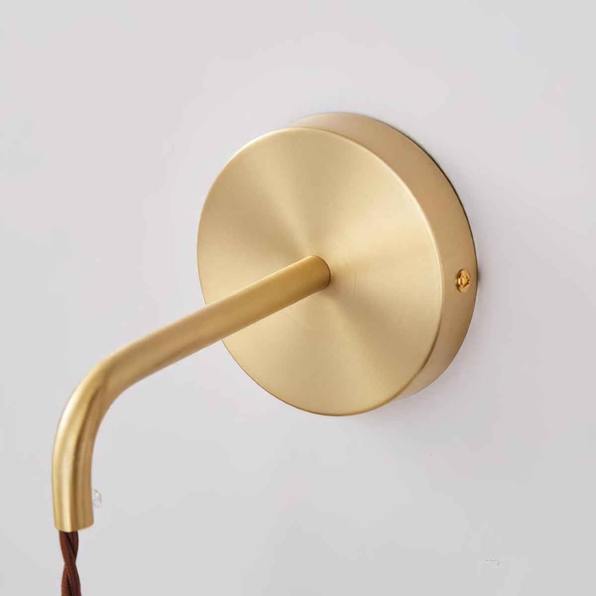 Mordan Premium	Elegance Pleated Walnut Wooden Wall Lamp
