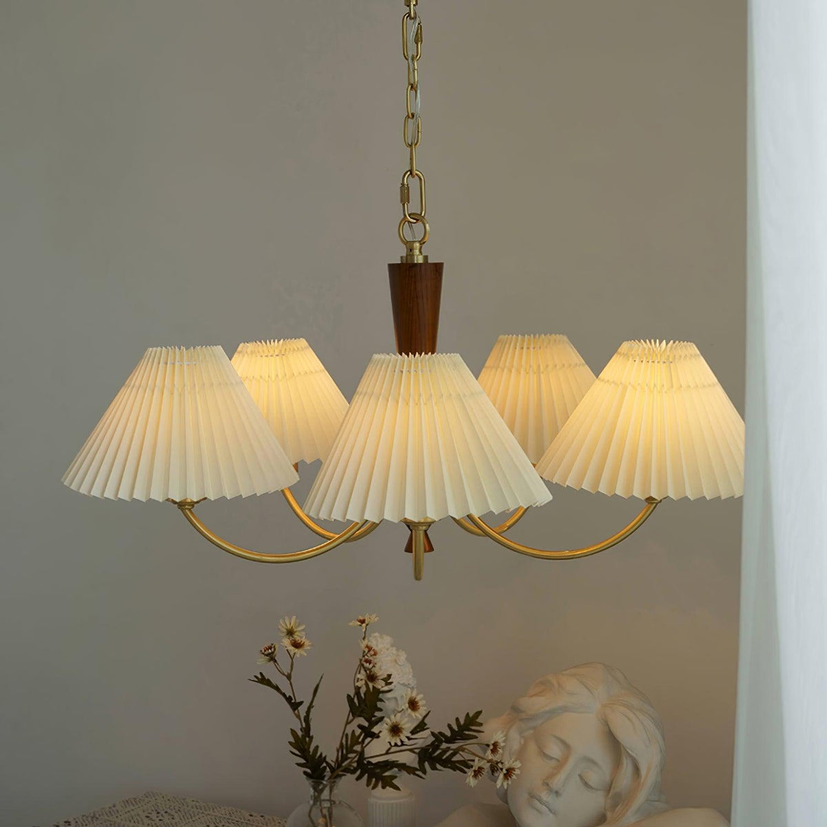 Elaorira Chandelier White Pleated Lampshades