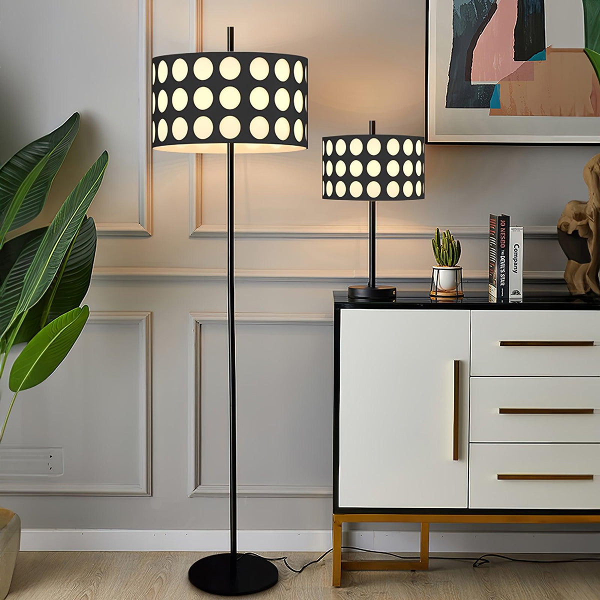 Avmirion Noir Arc Floor Lamp