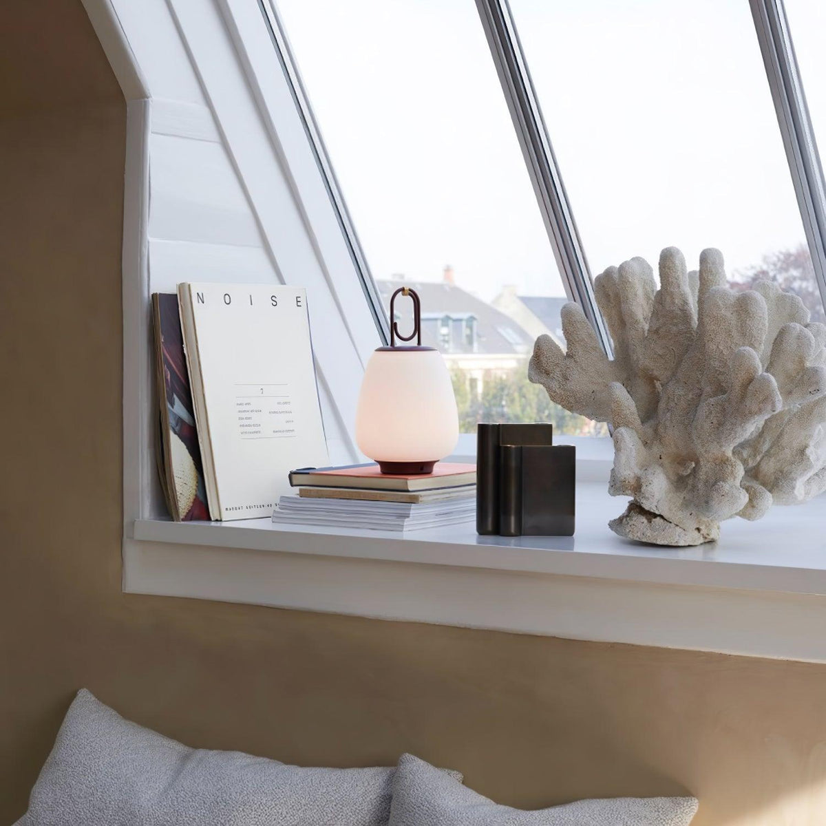 Olloril Contemporary Glass Table Lamp