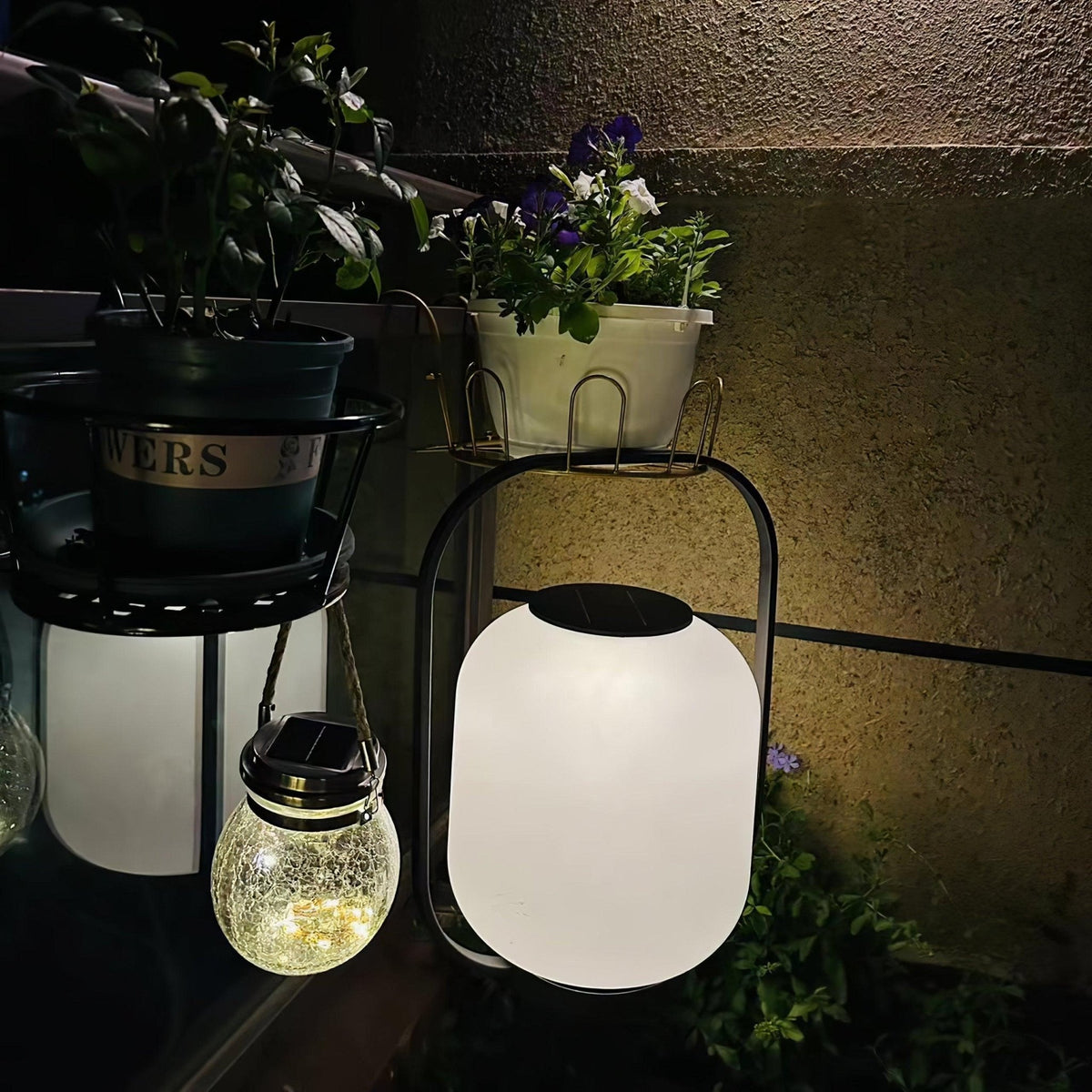 Zelaeon Minimalist Glass Table Lamp