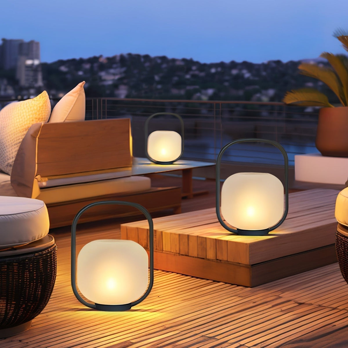 Zelaeon Minimalist Glass Table Lamp