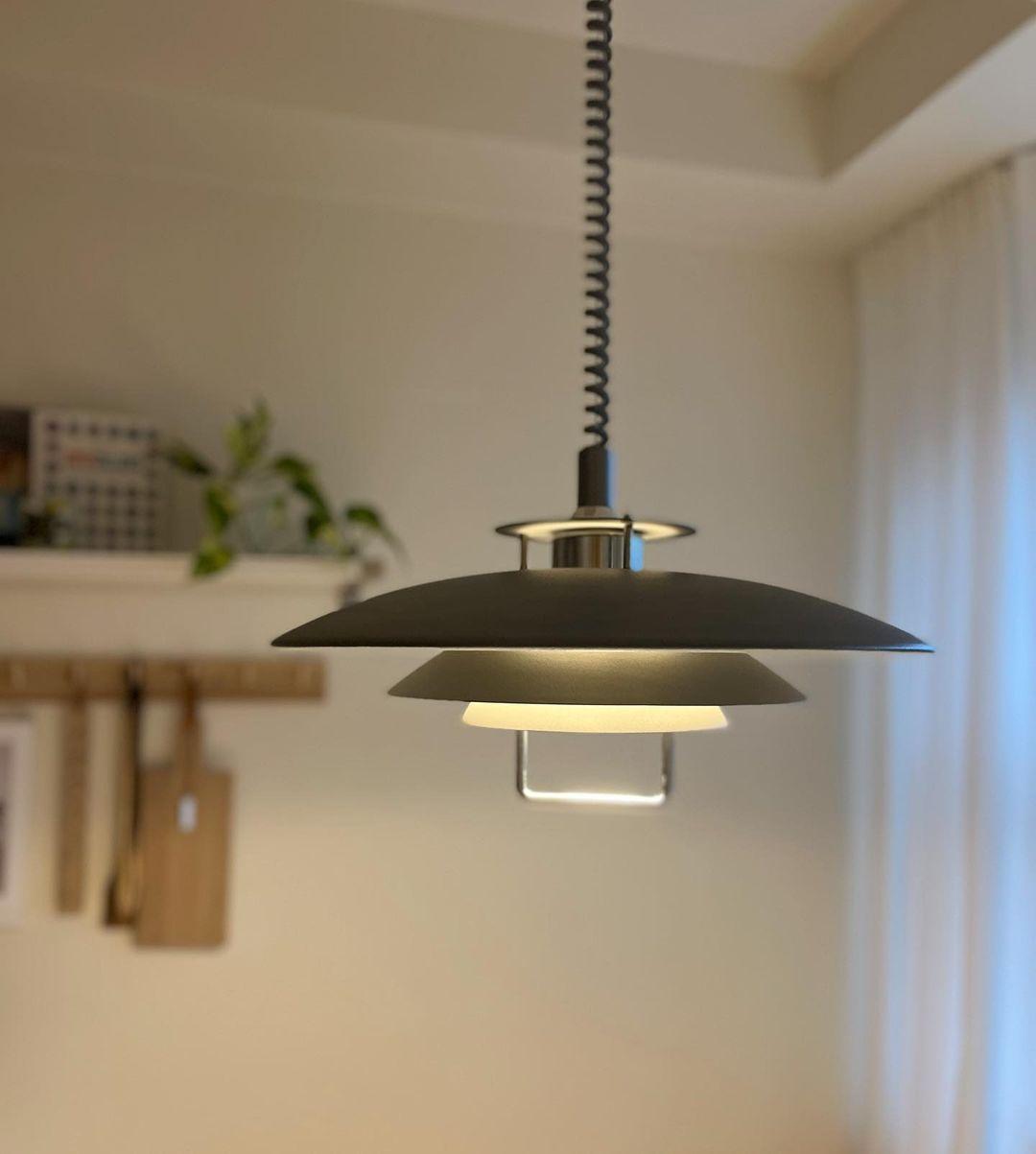 Divor Aluminum Glam Pendant Lamp