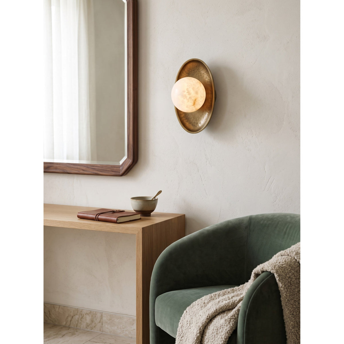 Elaenine Wall Light