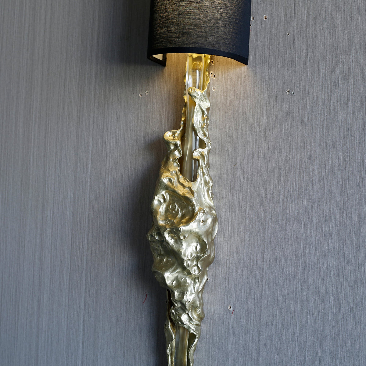 Valmoris Wall Sconce