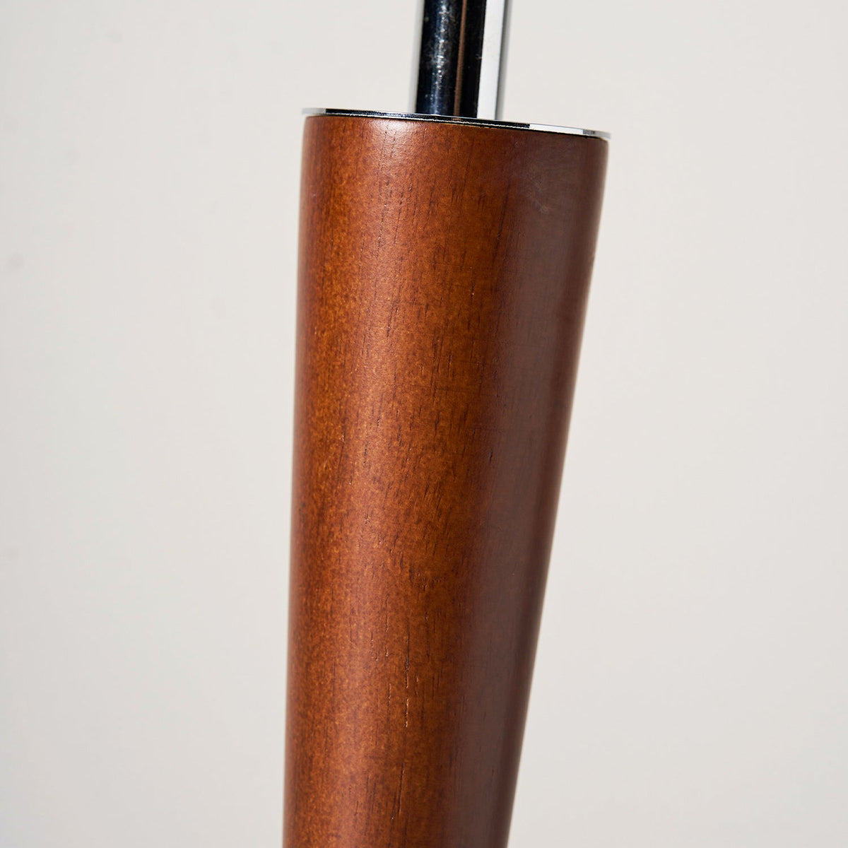 Veliseria Table Lamp